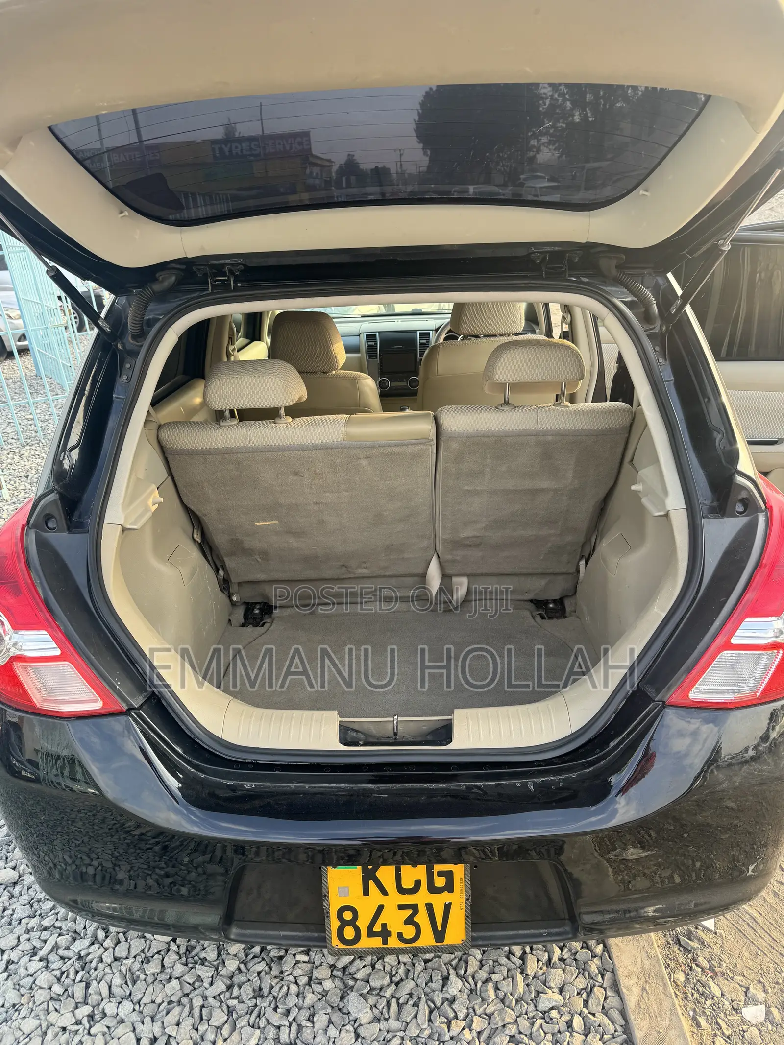 Nissan Tiida 2010 Black