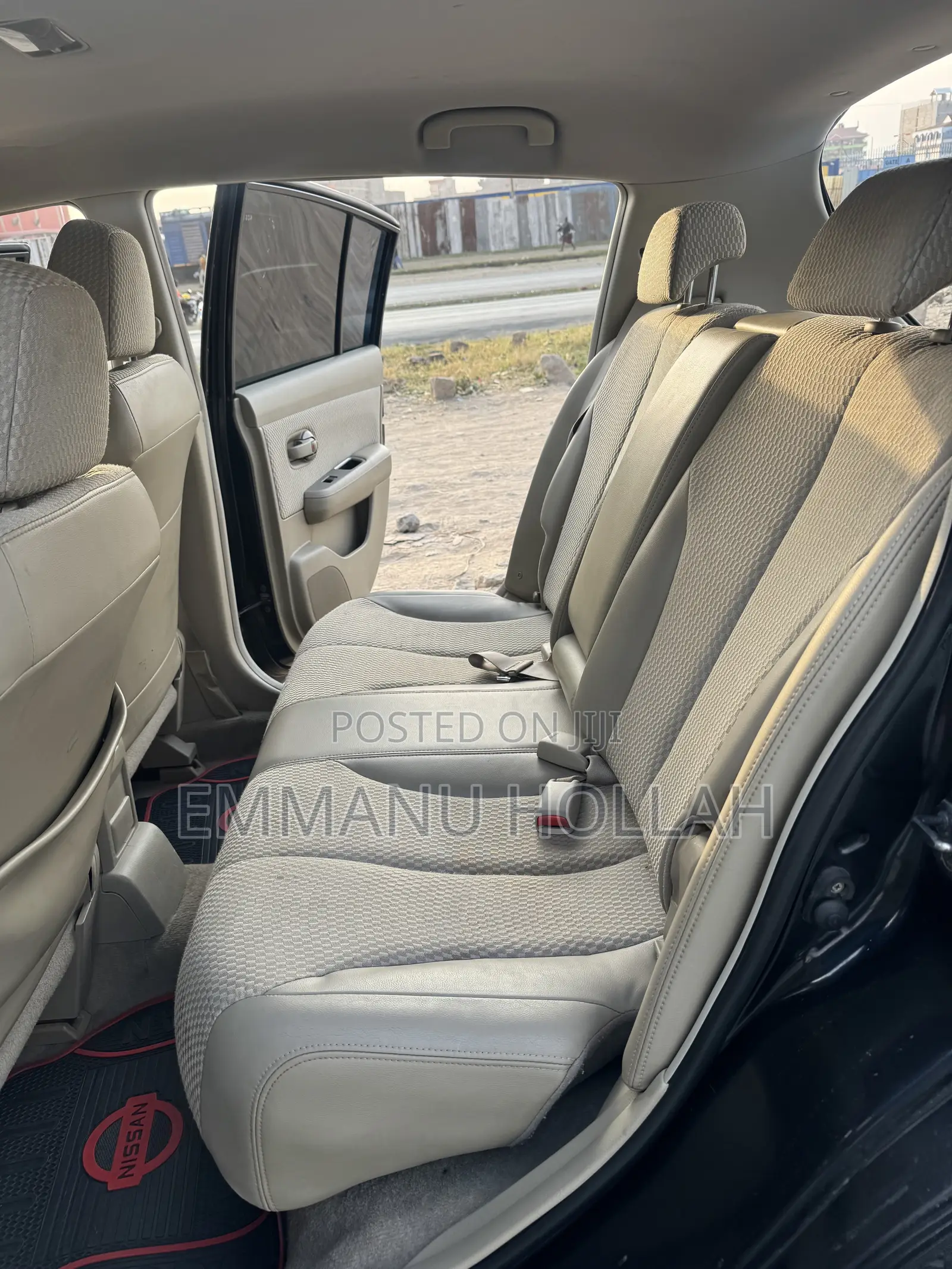 Nissan Tiida 2010 Black