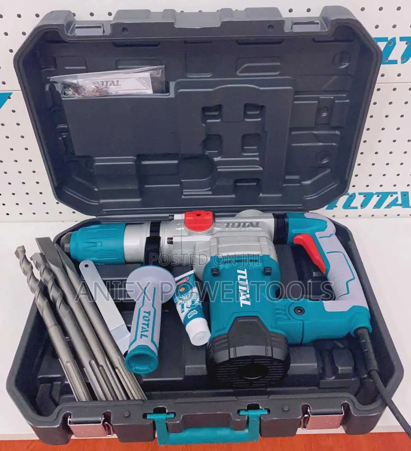 Total TH Rotary Hammer 1600W 40mm