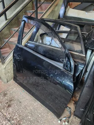 Lav 4 Ac36 2012 Front Right Side Door