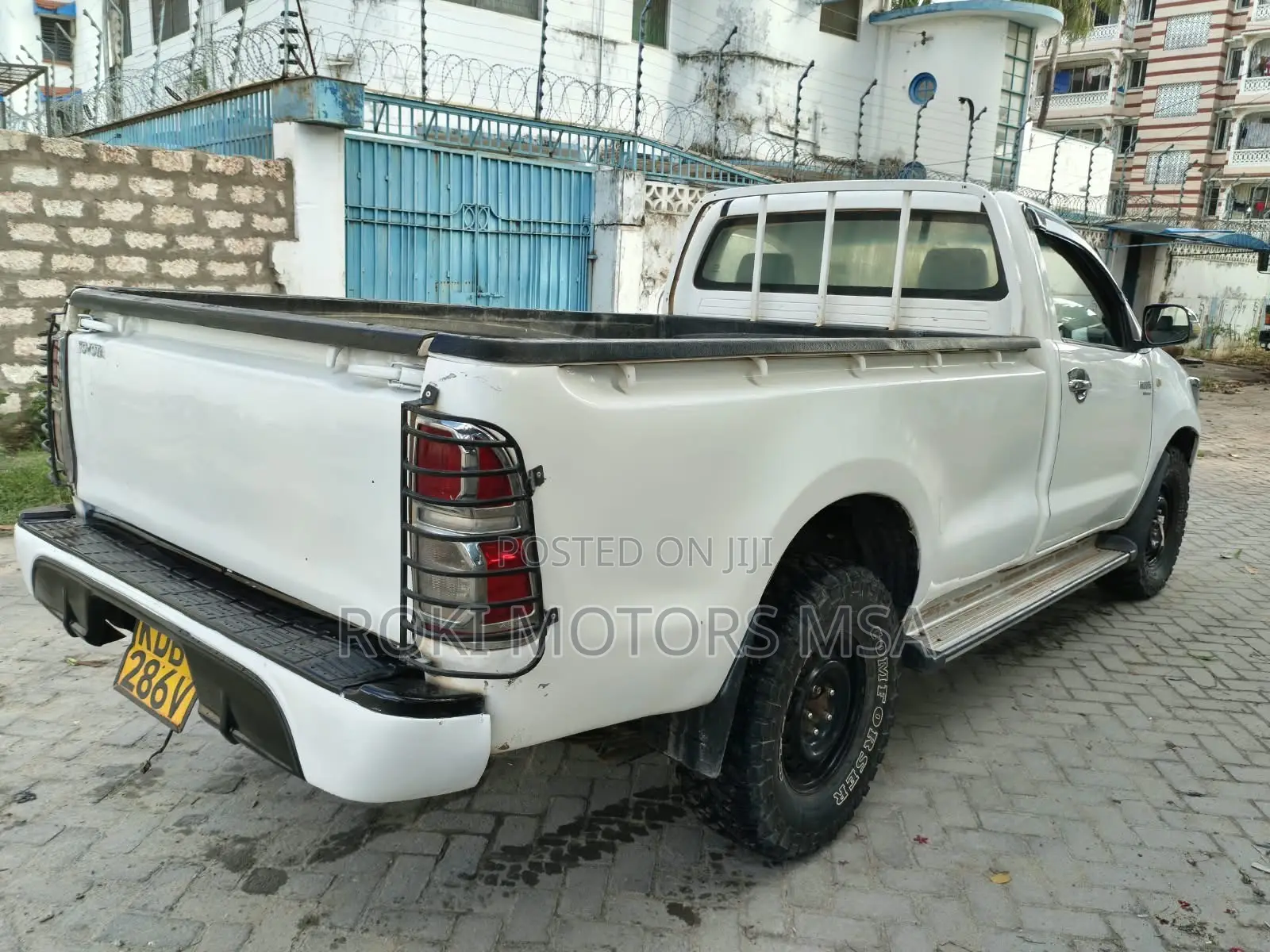 Toyota Hilux 2014 White
