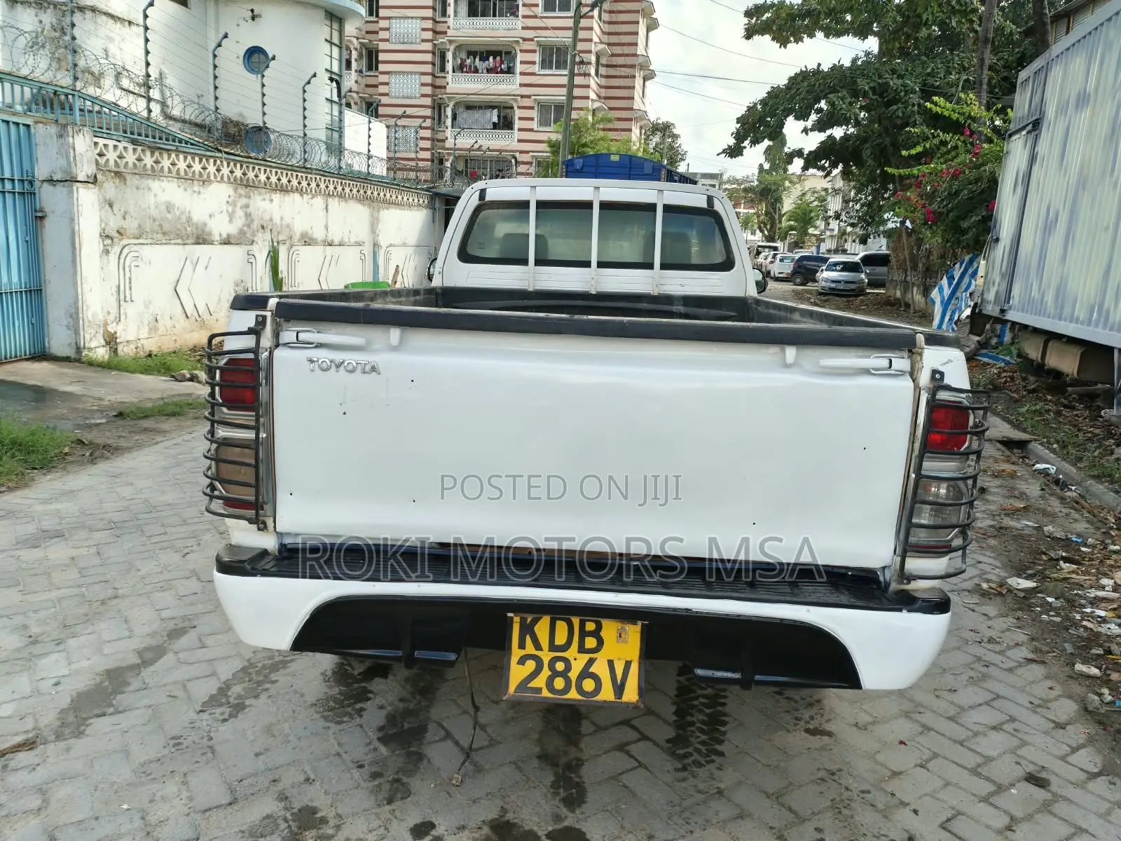 Toyota Hilux 2014 White