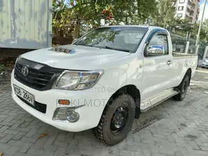 Toyota Hilux 2014 White