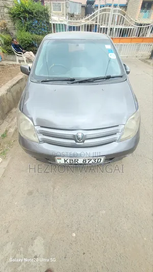 Toyota IST 2005 Gray