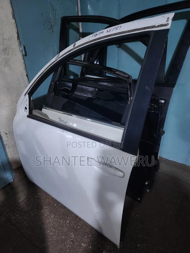 Sienta 2008 Front Left Door