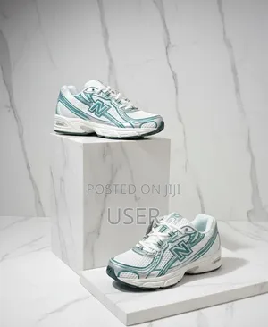 New Balance 740