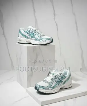 New Balance 740