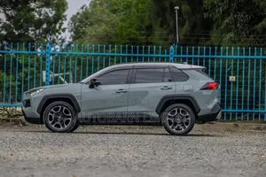 Toyota RAV4 Adventure 2019 Green
