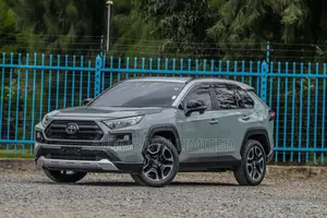 Toyota RAV4 Adventure 2019 Green