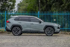Toyota RAV4 Adventure 2019 Green
