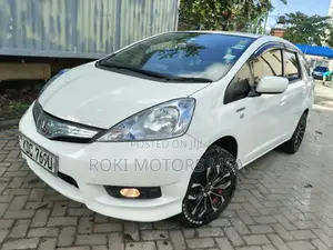 Honda Fit Shuttle 2014 White