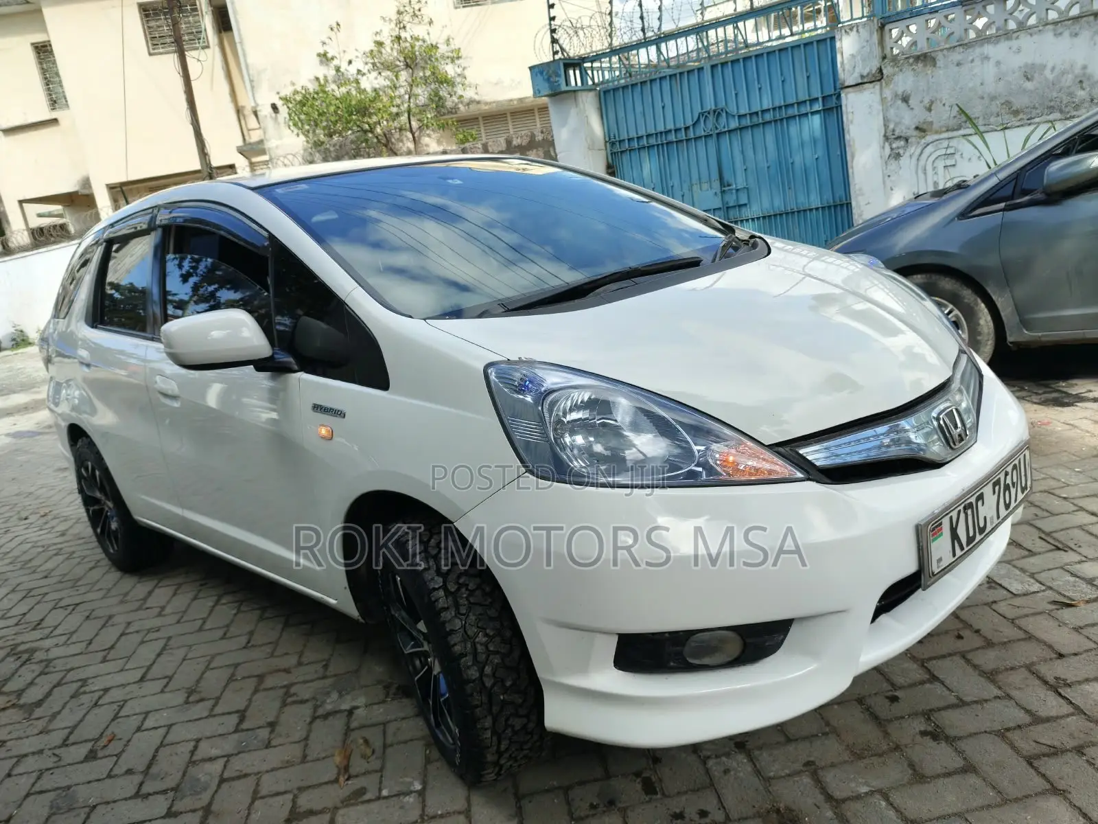 Honda Fit Shuttle 2014 White
