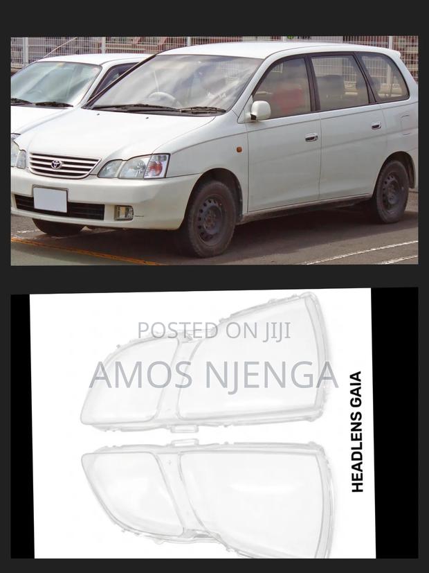 Toyota Gaia Headlight Lens