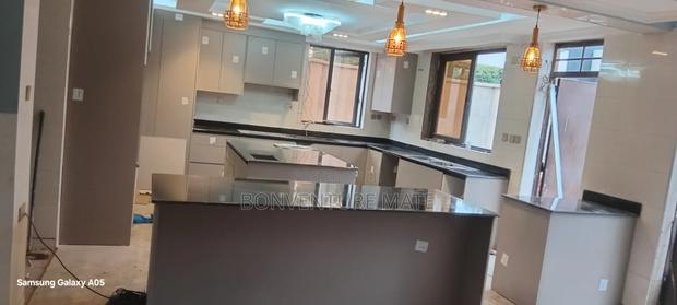 Granite and Marble - thumbnail 3