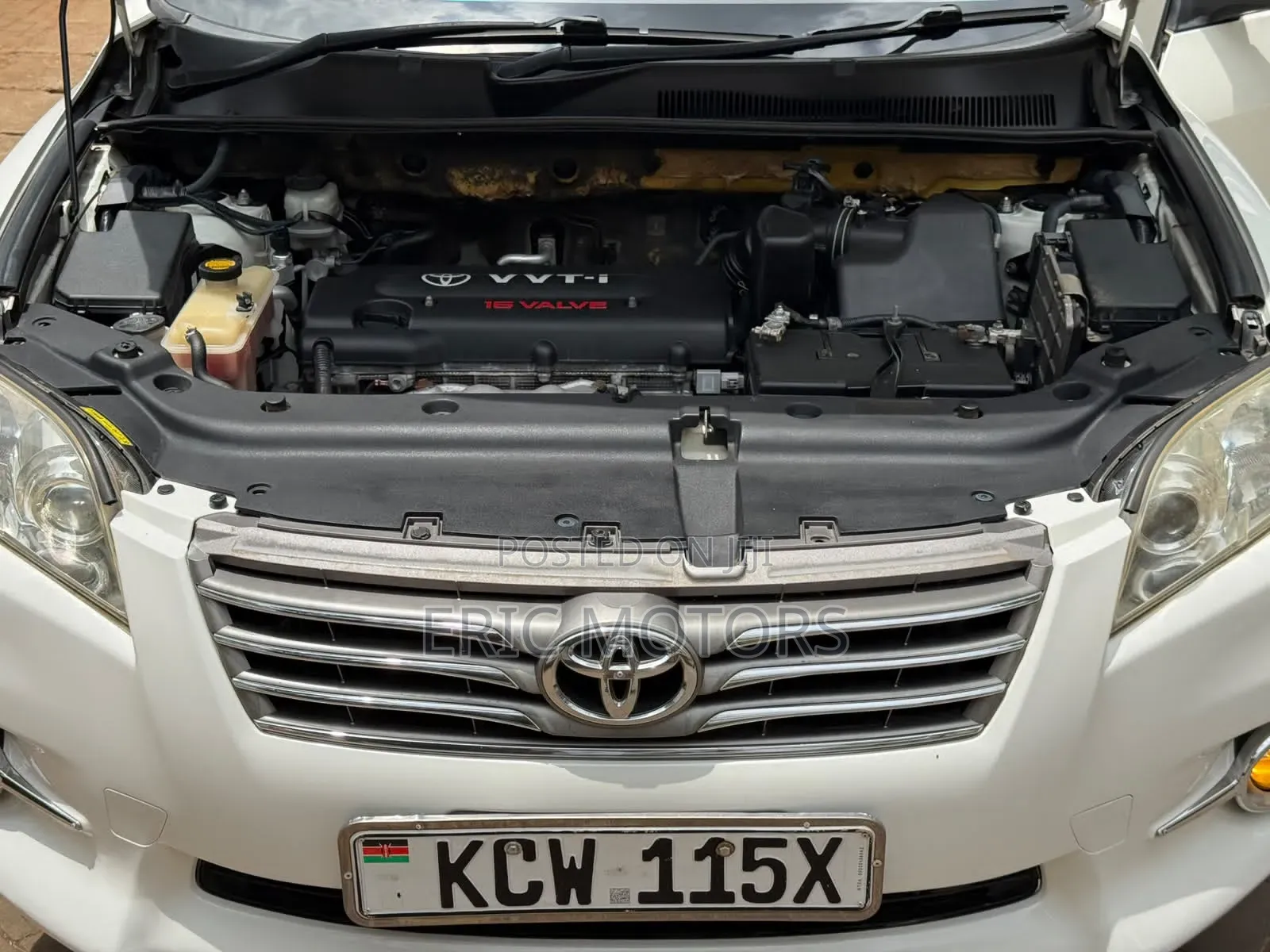 Toyota Vanguard 2012 White