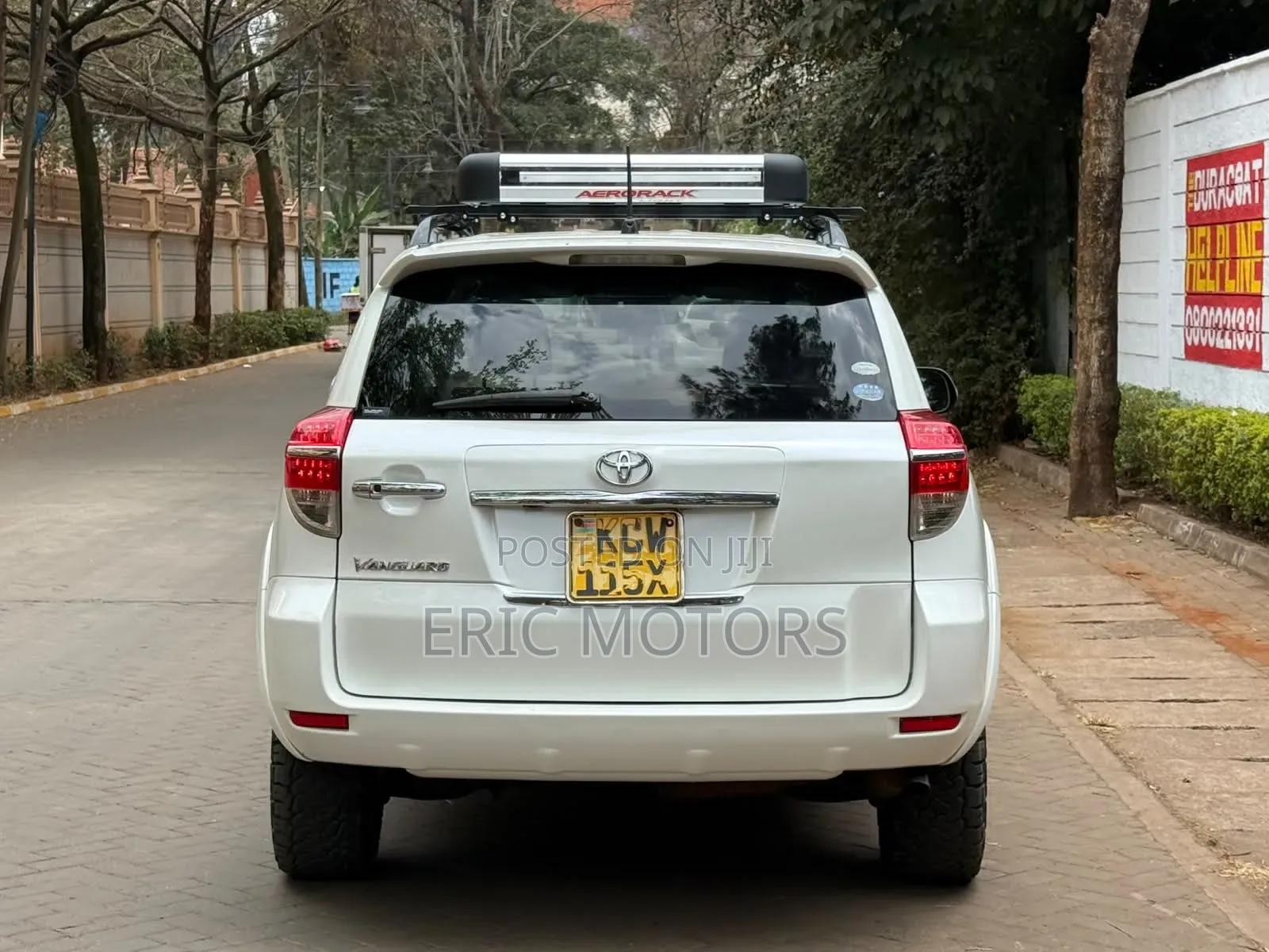 Toyota Vanguard 2012 White