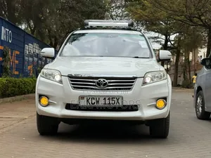 Toyota Vanguard 2012 White
