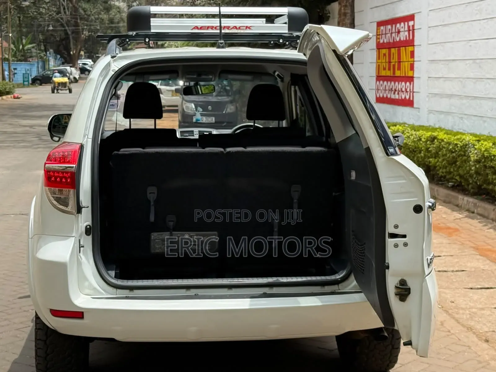 Toyota Vanguard 2012 White
