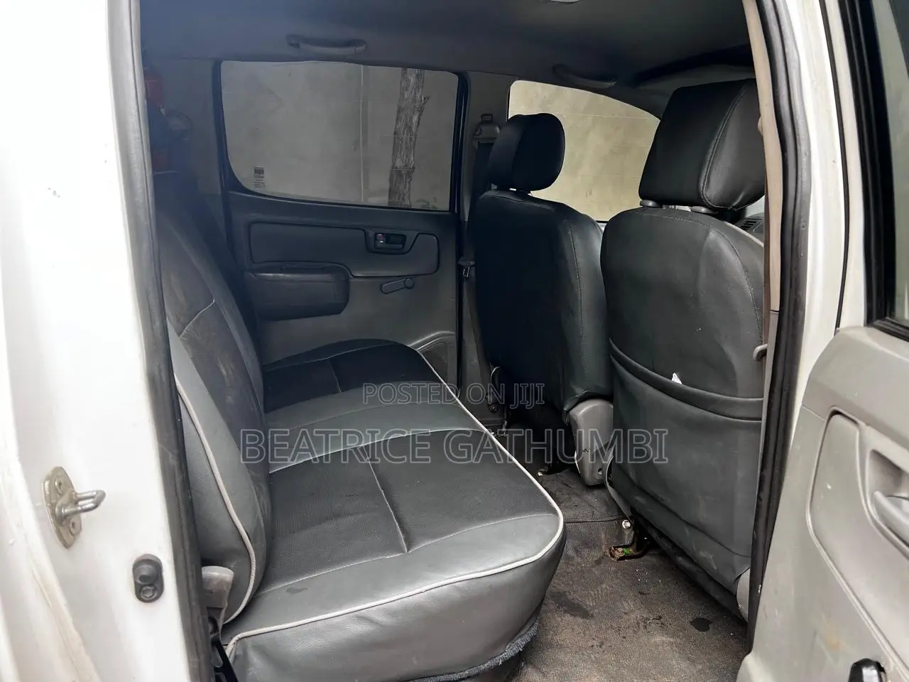 Toyota Hilux 2010 White