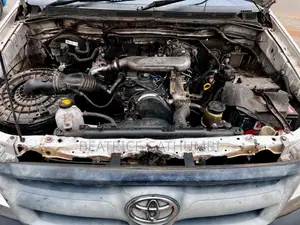 Toyota Hilux 2010 White