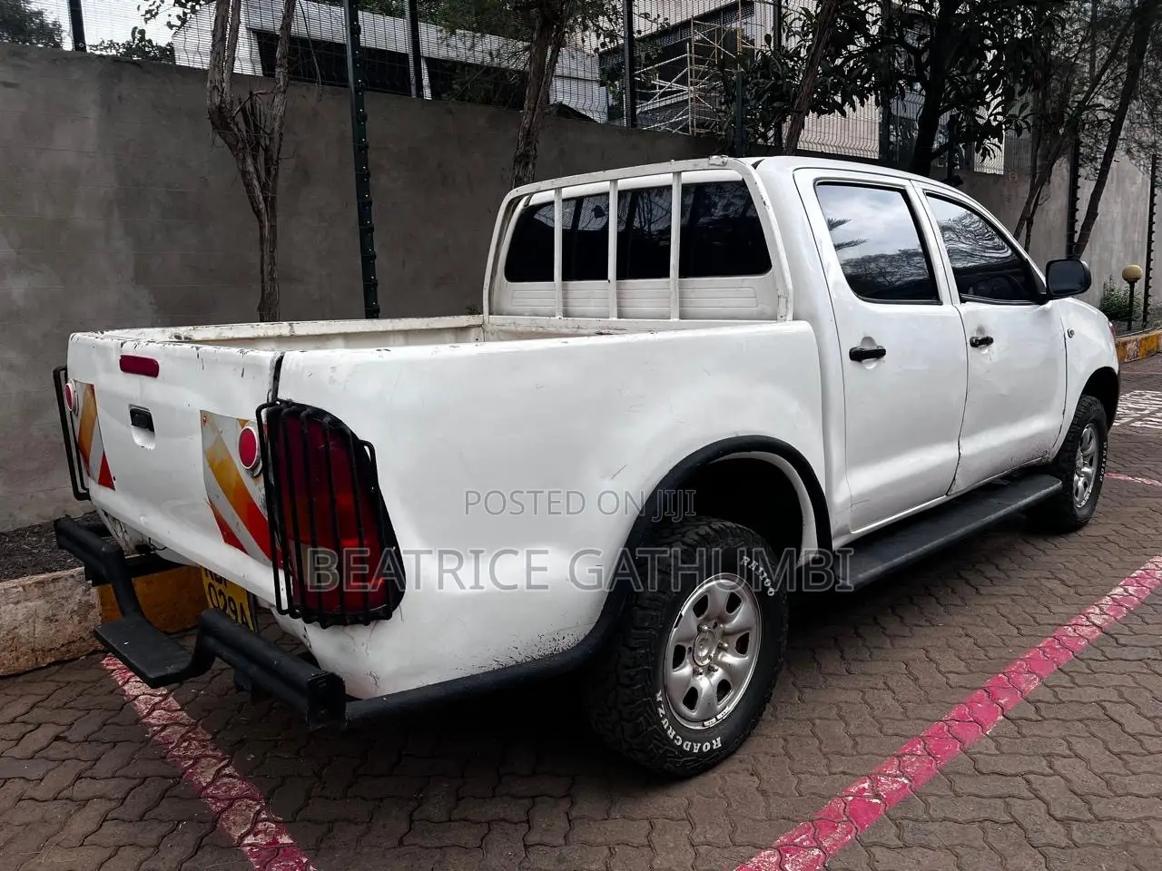 Toyota Hilux 2010 White