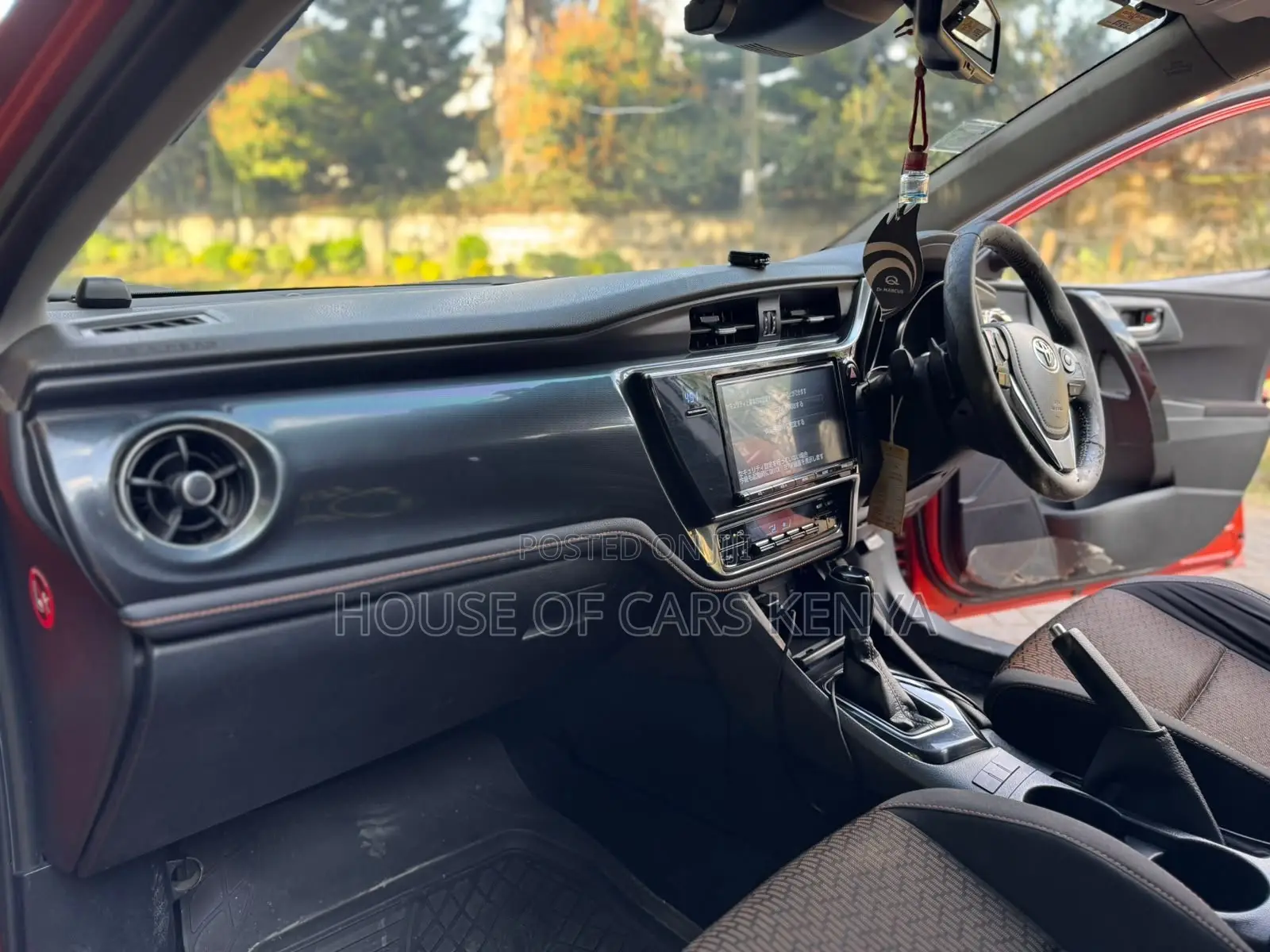 Toyota Auris 2016 Orange