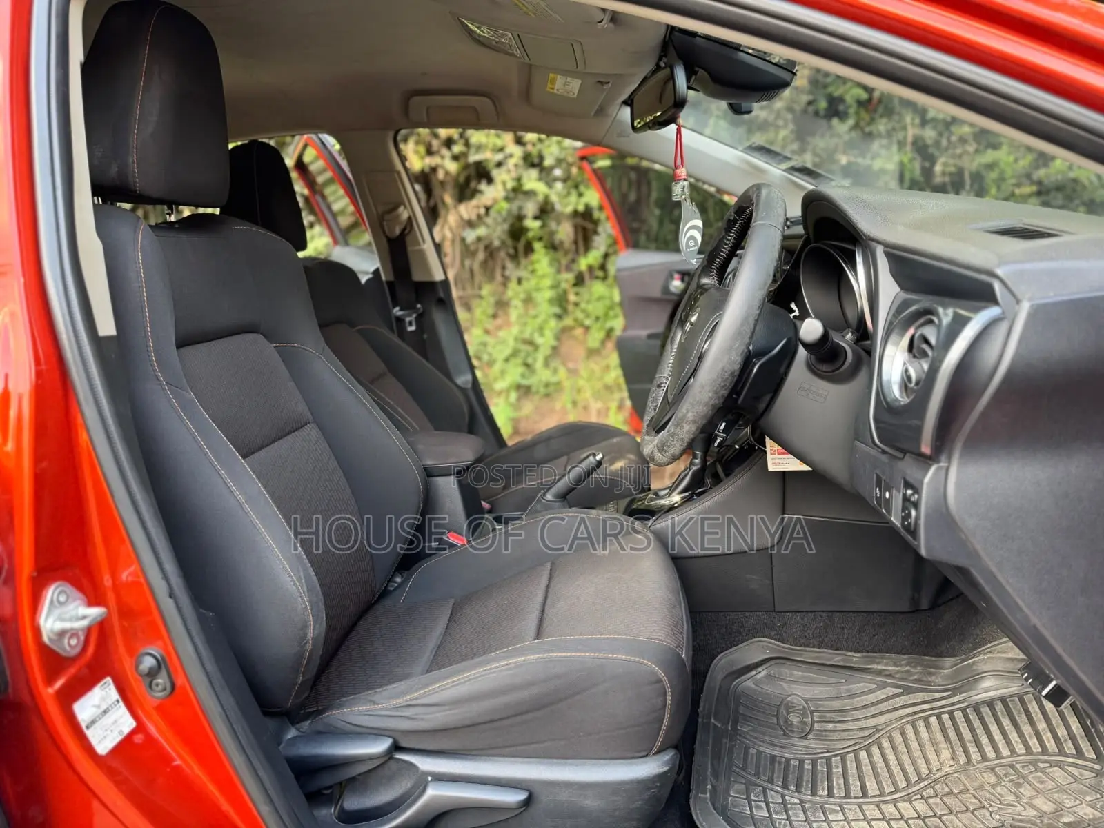 Toyota Auris 2016 Orange