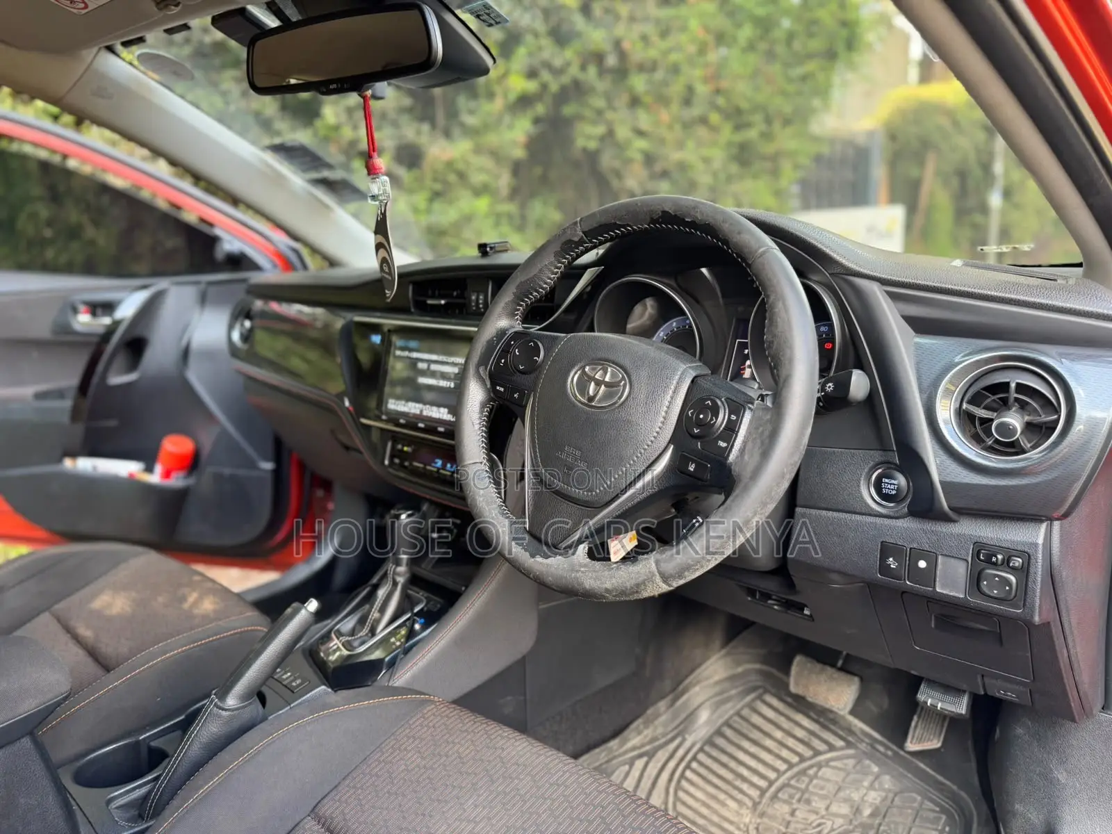 Toyota Auris 2016 Orange