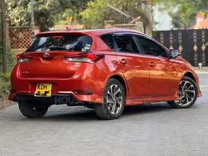 Toyota Auris 2016 Orange