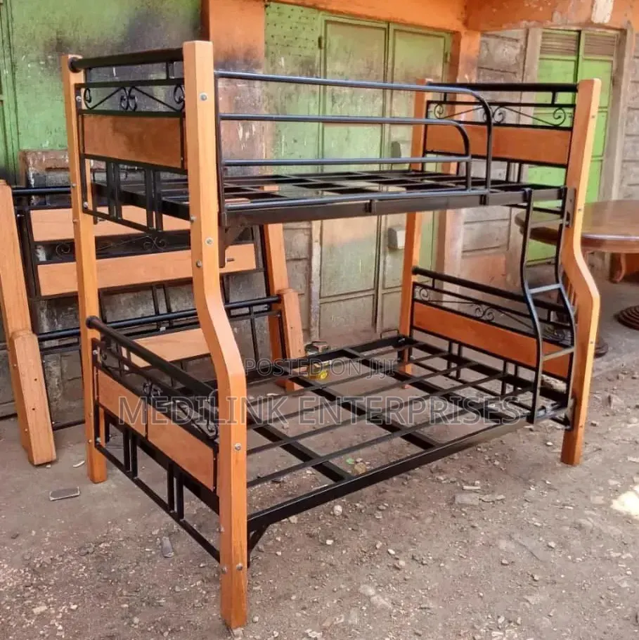 4*6 and 3.5*6 Wooden Metallic Double Deck Beds Mahogany