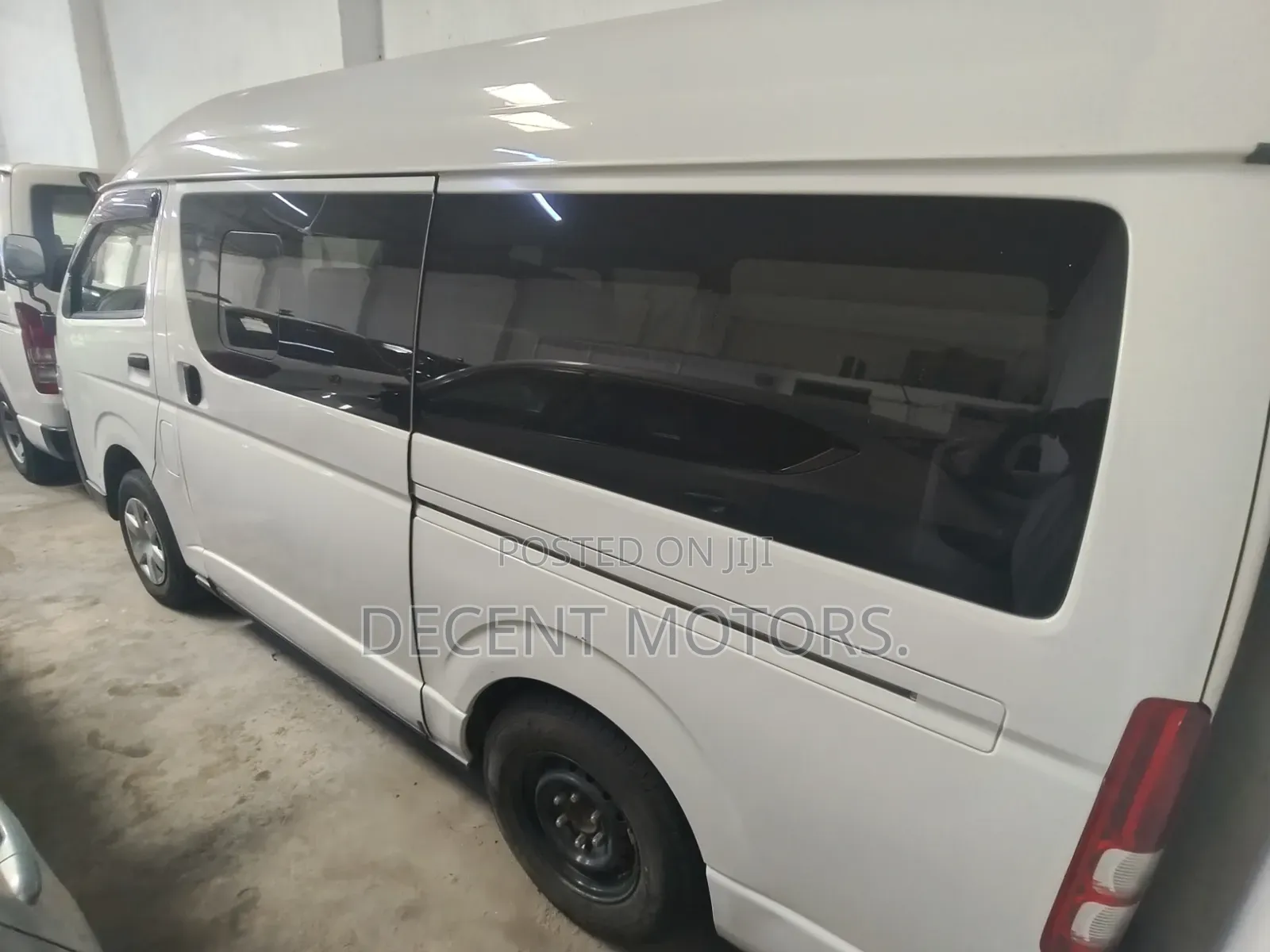 Toyota HiAce 2019 White