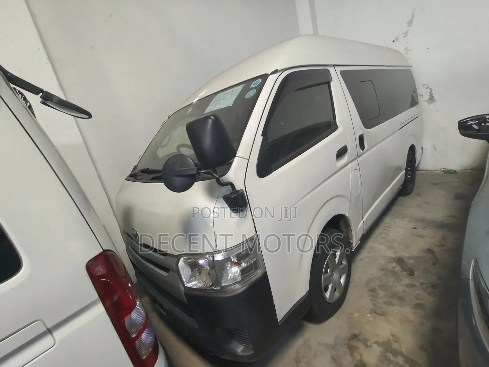 Toyota HiAce 2019 White