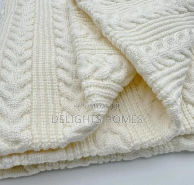 Modern Woven Throw Blankets-Sc - thumbnail 2
