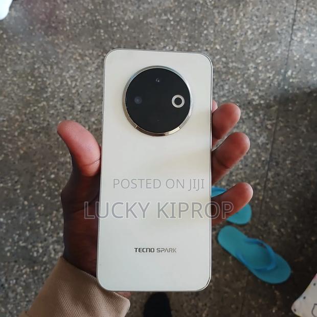Tecno Spark 30C 128 GB White - thumbnail 3