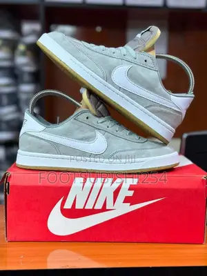 Nike SB Classic