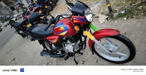 Bajaj Boxer 125 2026 Red