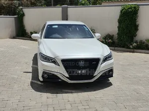 Toyota Crown 2019 White