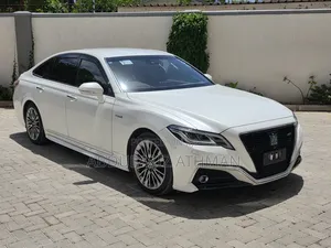 Toyota Crown 2019 White
