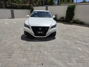 Toyota Crown 2019 White
