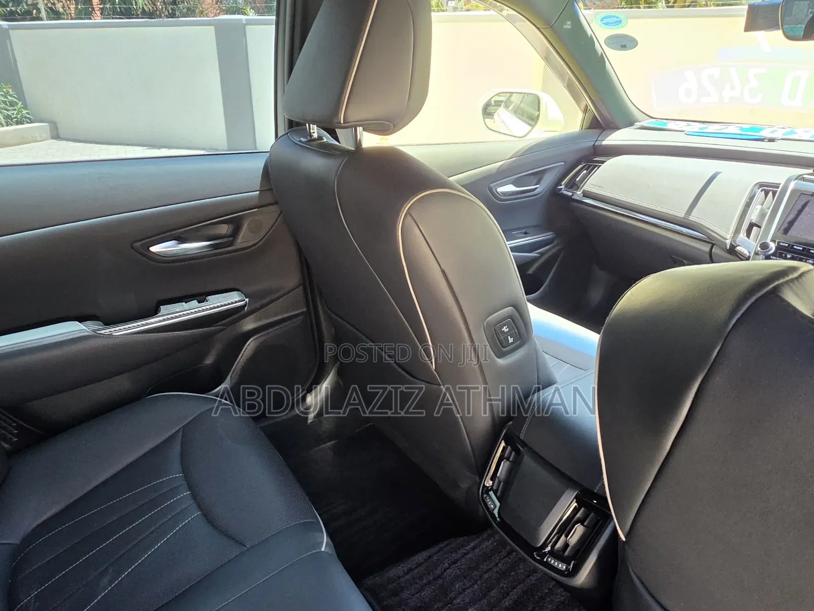 Toyota Crown 2019 White