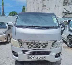 Nissan Caravan (Urvan) 2013 Silver