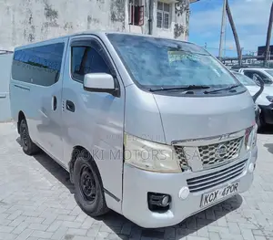 Nissan Caravan (Urvan) 2013 Silver