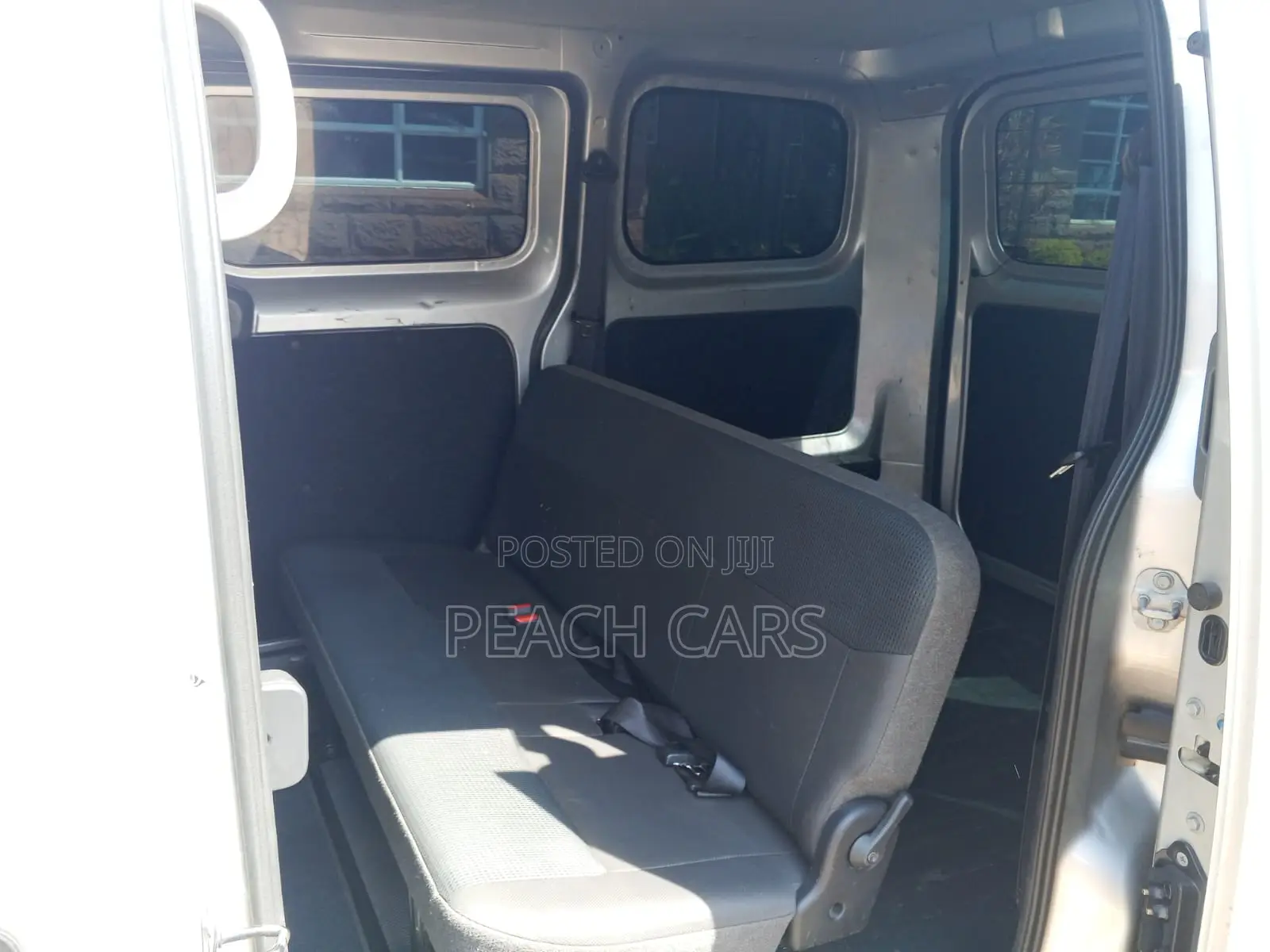 Nissan NV350 2015 Silver