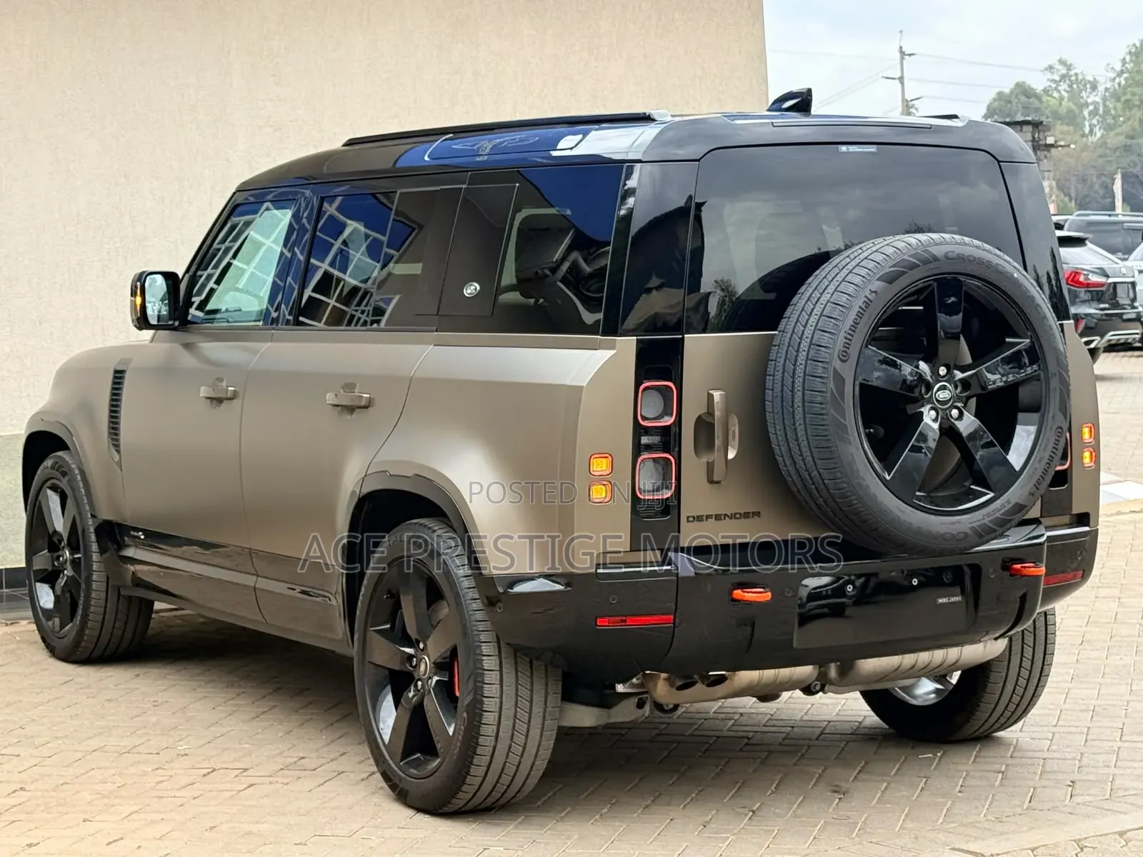 Land Rover Defender 2022 Gold