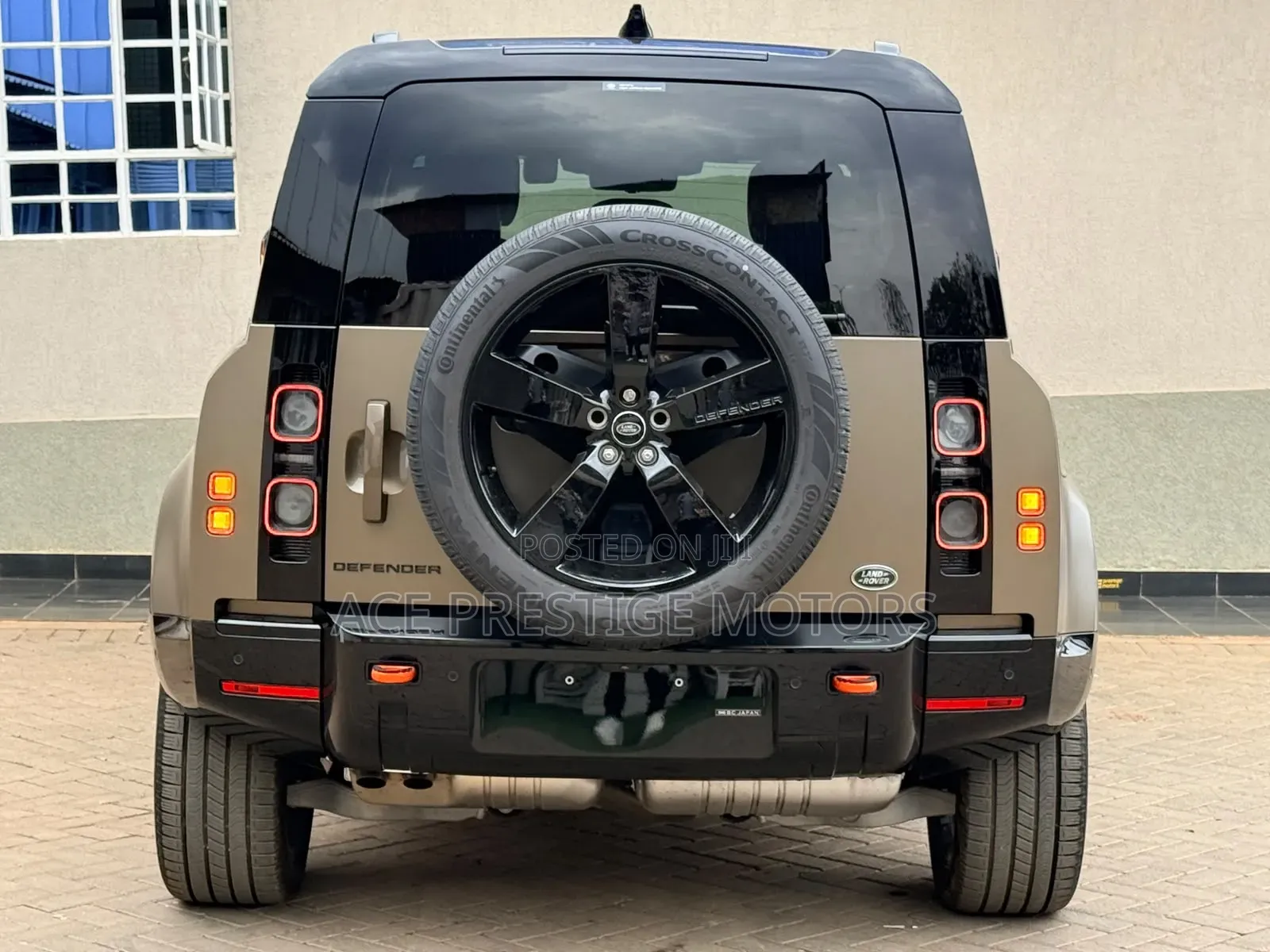 Land Rover Defender 2022 Gold
