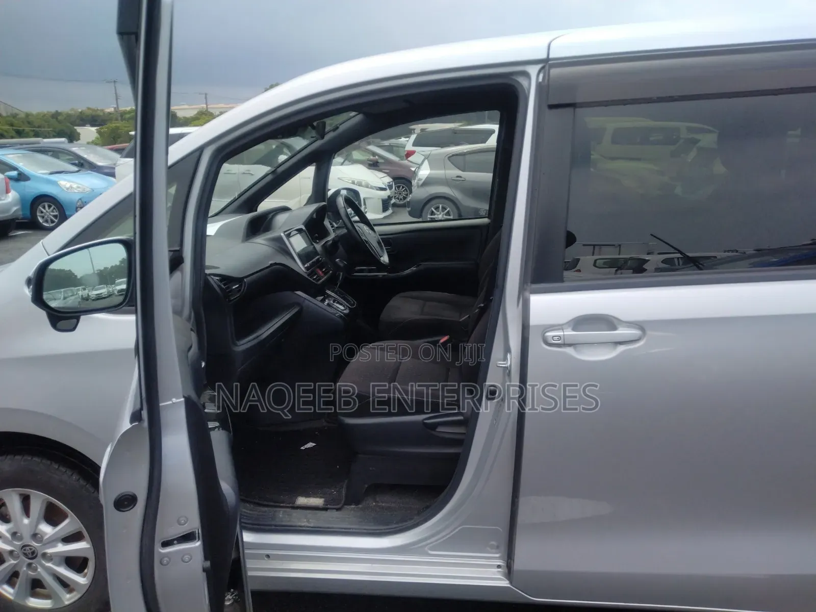 Toyota Noah 2020 Silver