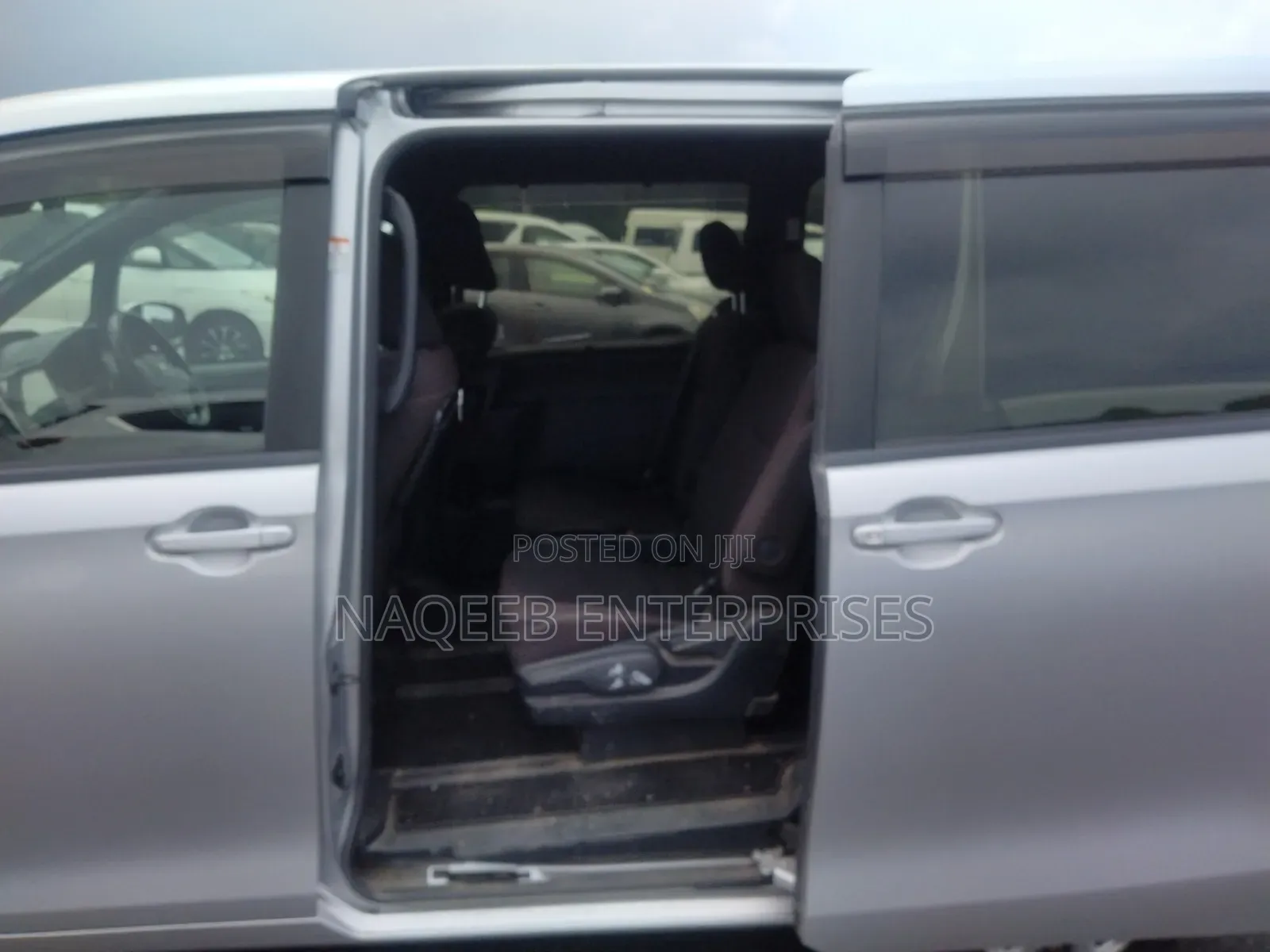 Toyota Noah 2020 Silver