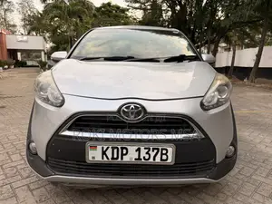 Toyota Sienta 2016 Silver