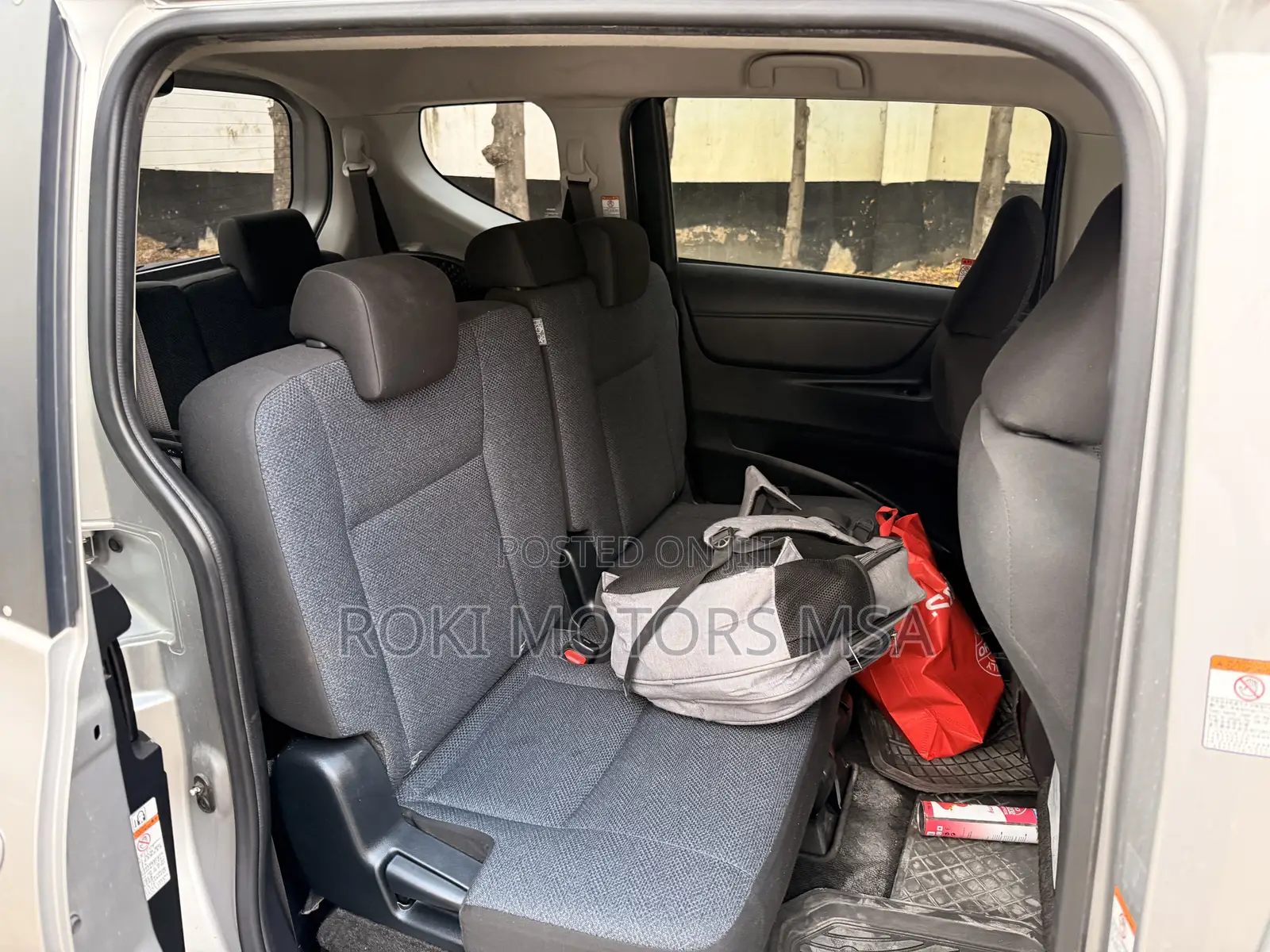 Toyota Sienta 2016 Silver