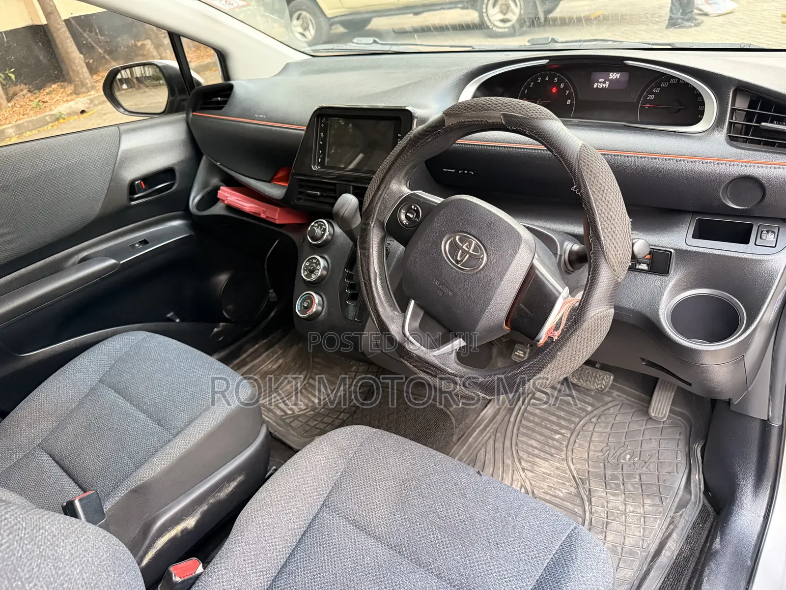 Toyota Sienta 2016 Silver